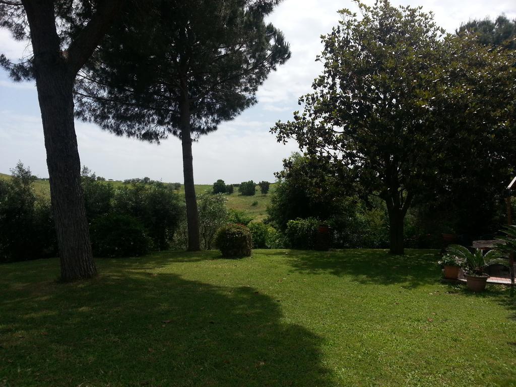 La Finestra Sul Cortile Bed & Breakfast โปเมเซีย ภายนอก รูปภาพ