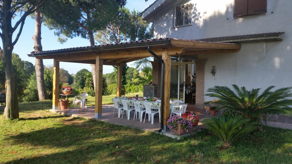 La Finestra Sul Cortile Bed & Breakfast โปเมเซีย ภายนอก รูปภาพ