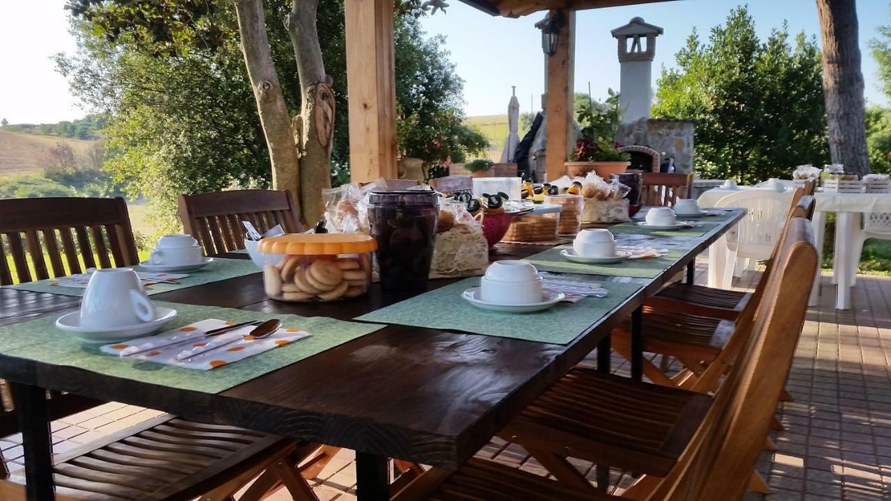 La Finestra Sul Cortile Bed & Breakfast โปเมเซีย ภายนอก รูปภาพ